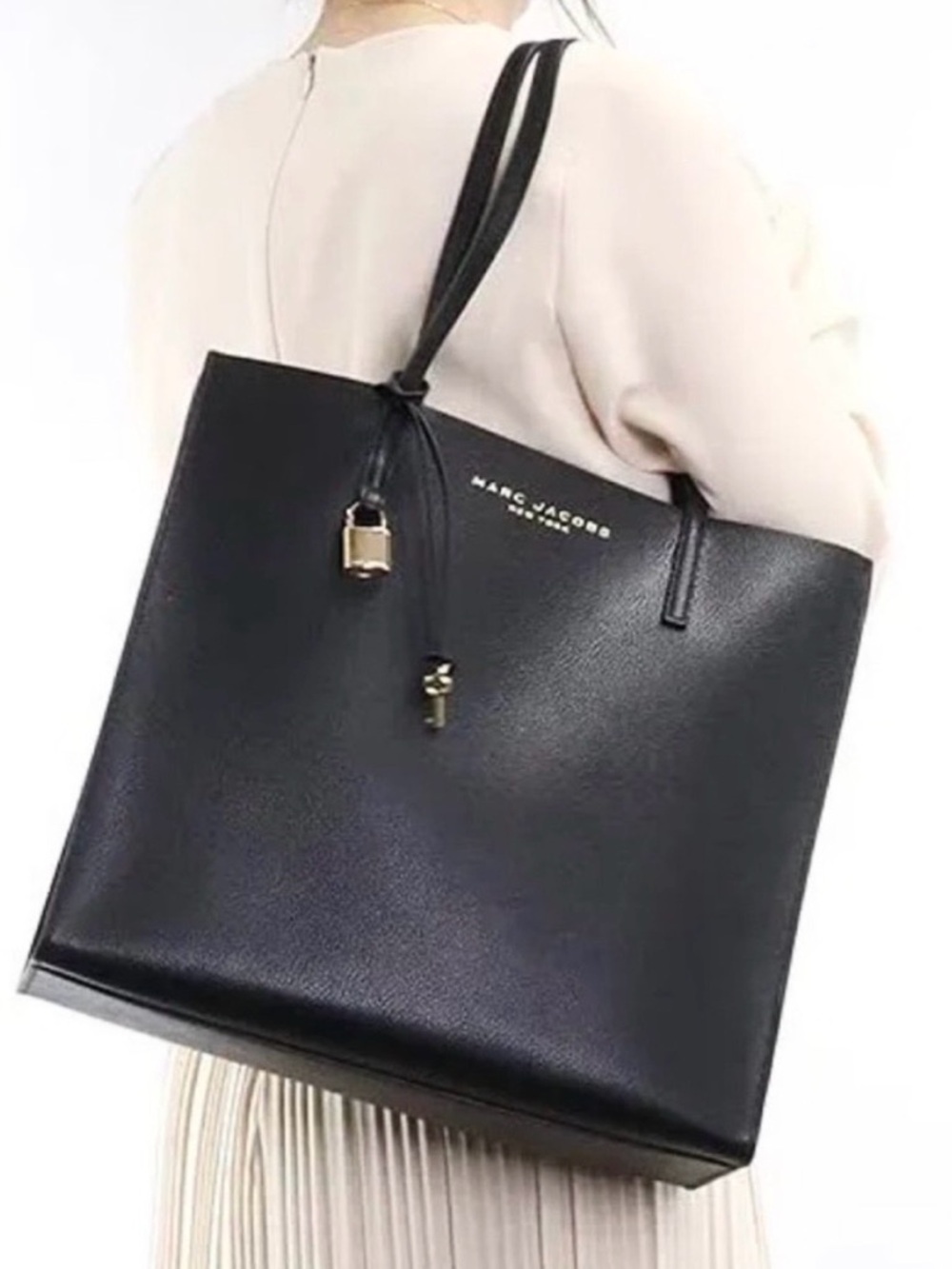 BRAND NEW Marc Jacobs “THE GRIND” Black Leather Tote